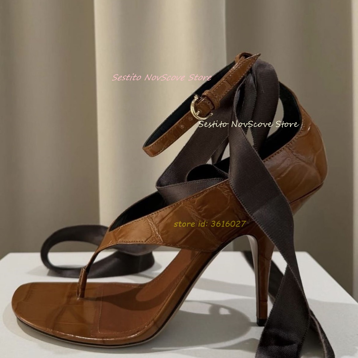 Summer Clothing On Sale - Bruine open teen sandalen met veters
