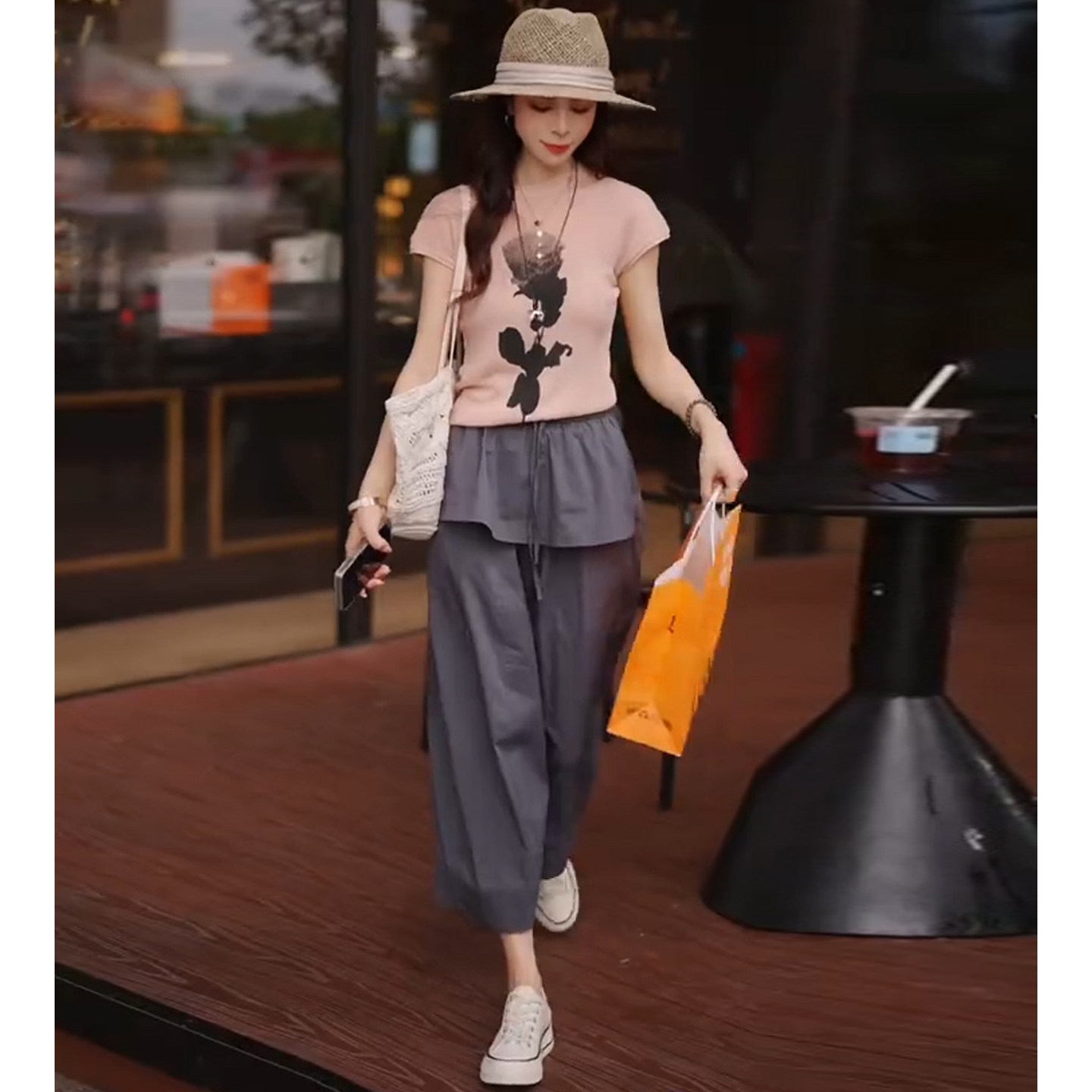 Zomerse rozenprint gebreide to - Summer Rose Clothing recensie en prijs